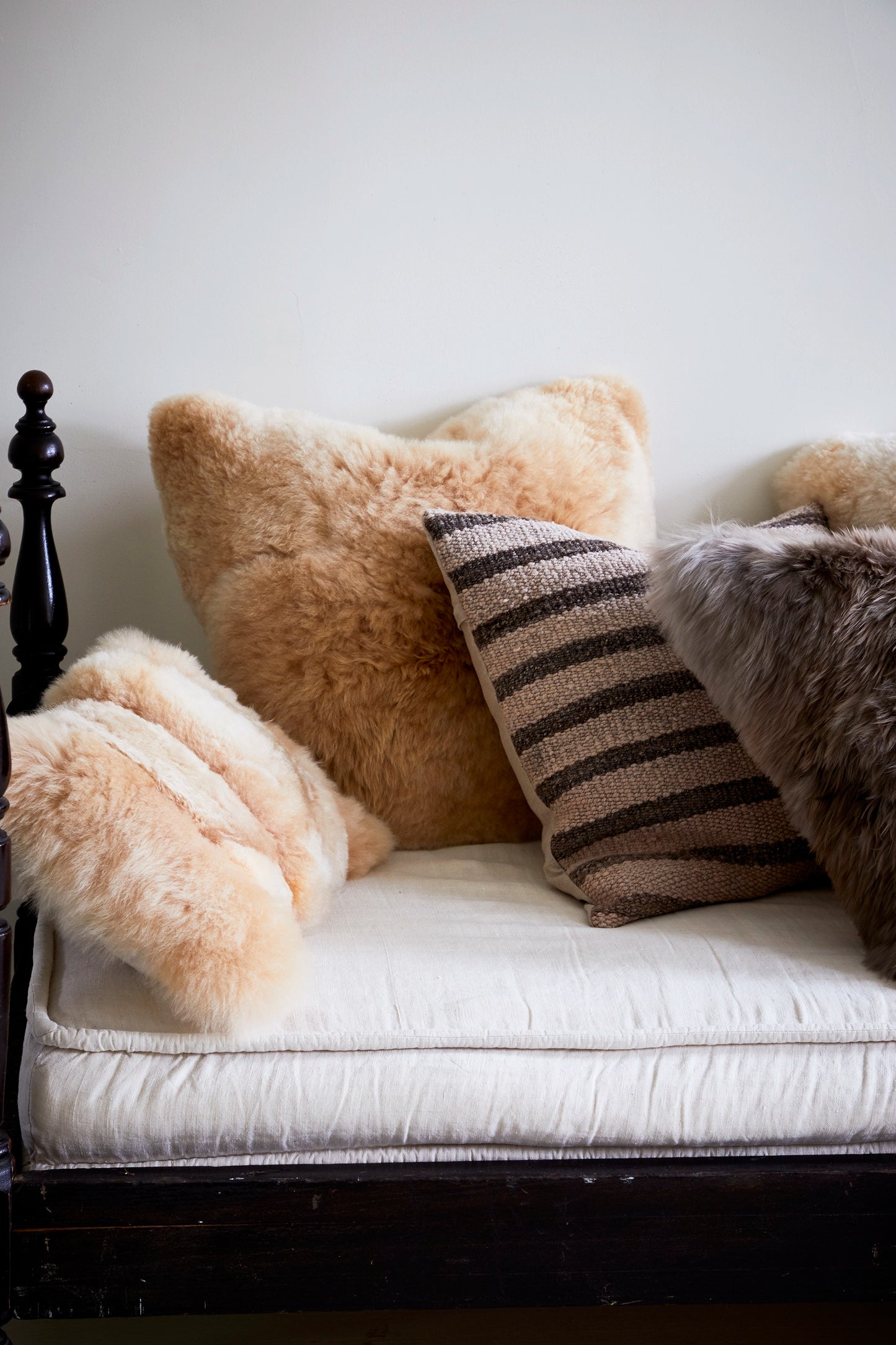 Alpaca Pillow Champagne