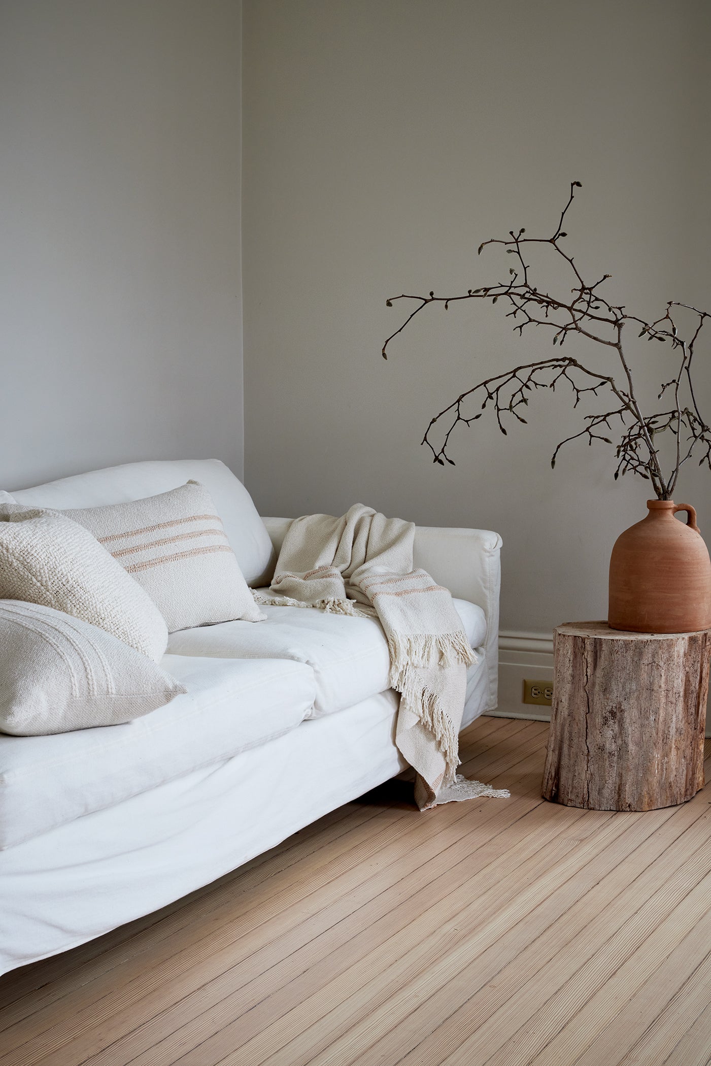 Intiearth_Caral_Cotton_collection_throw_pillows_ecru_terracotta_stripe