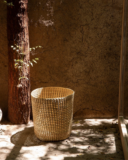 Intiearth_Cylinder_Nudo_Basket_on_rock_SS25