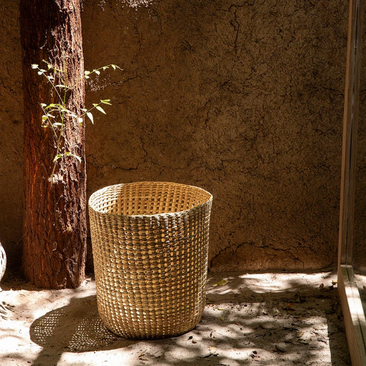 Intiearth_Cylinder_Nudo_Basket_on_rock_SS25