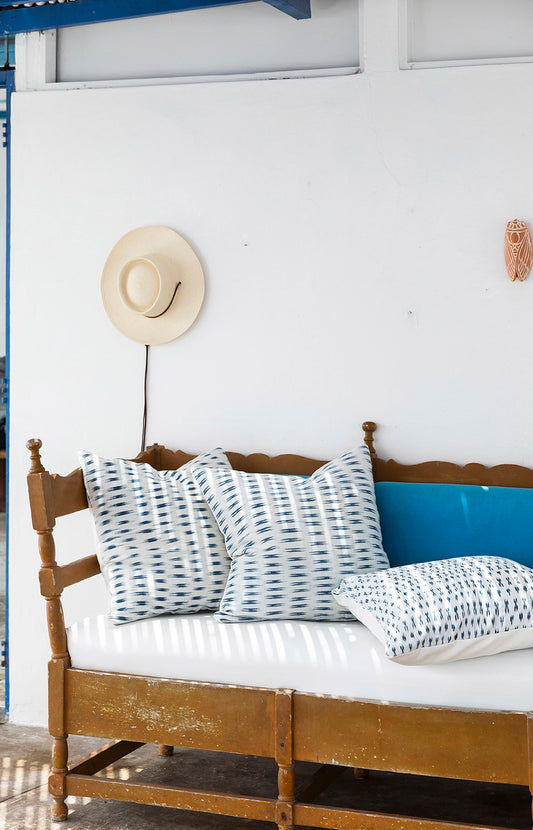 Intiearth_Peruvian_Ikat_Pillow_White_Beach_house_SS25copy