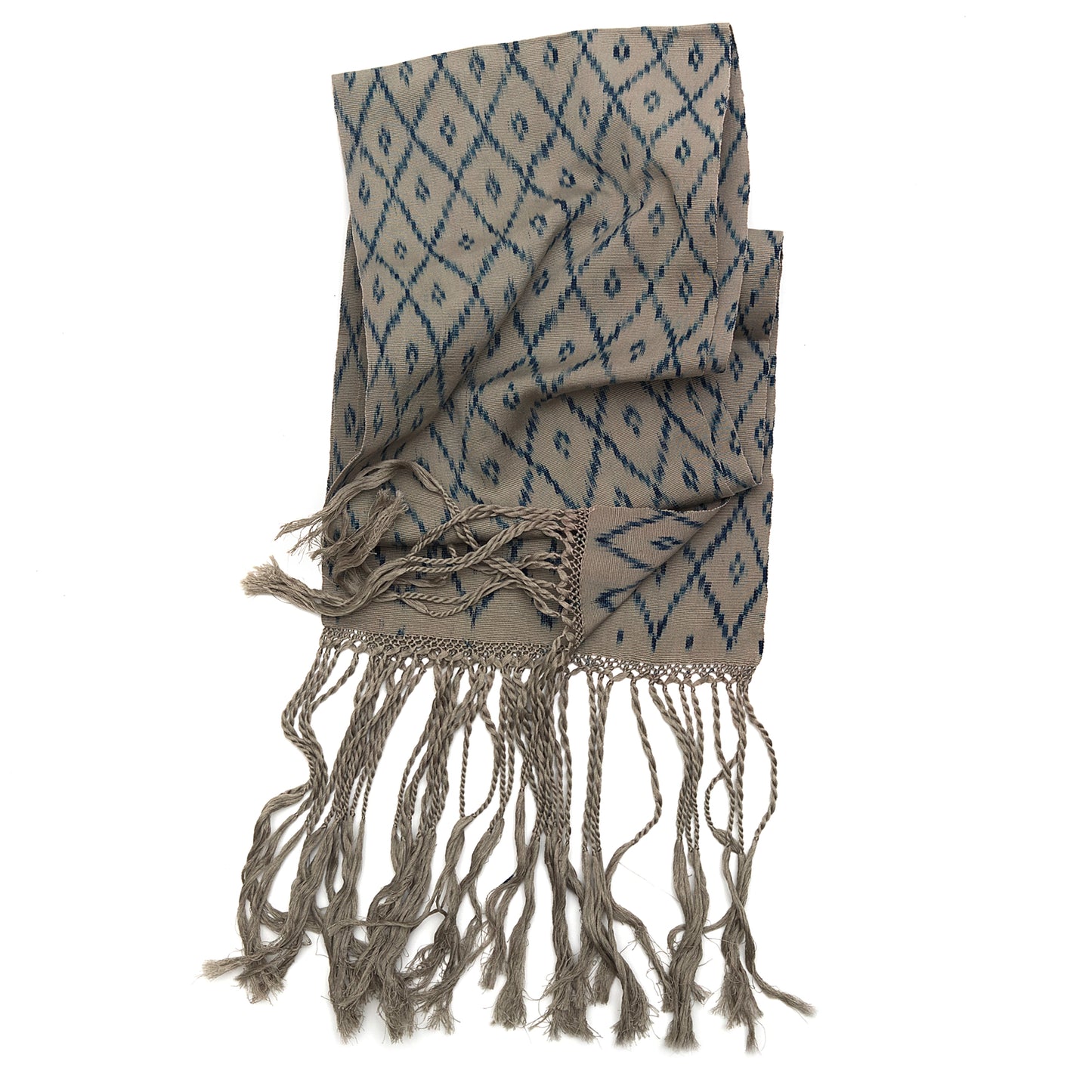 Traditional handwoven ikat textile from Northern Peru made of 100% cotton, featuring intricate macramé border – artisan-crafted and one-of-a-kind.