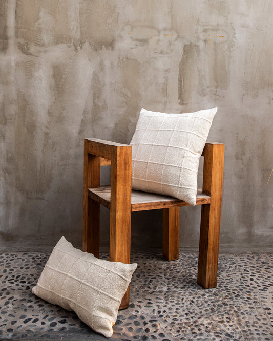 Intiearth_peruvian_Caral_cotton_grid_pillows_lumbar_20_inch_artist_studio_ss24