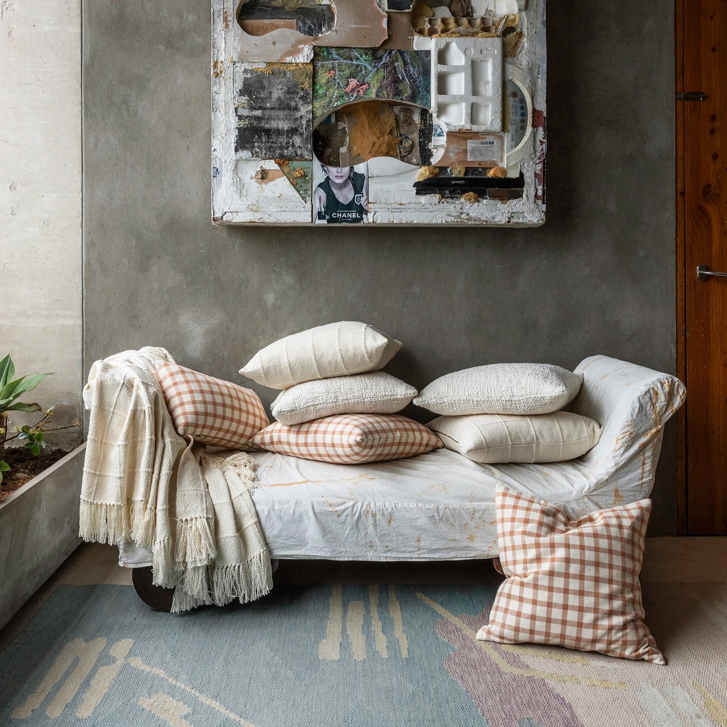 Intiearth Caral cotton pillows on sofa