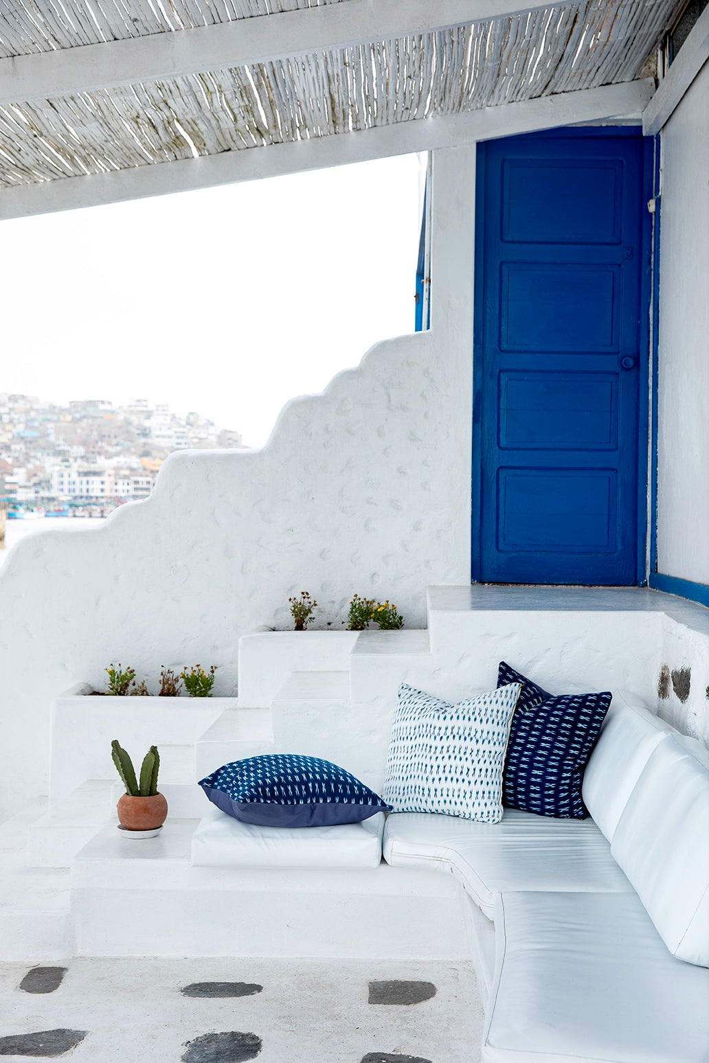 Intiearth_Peruvian_Ikat_Pillow_Indigo_Blue_Door_SS25copy