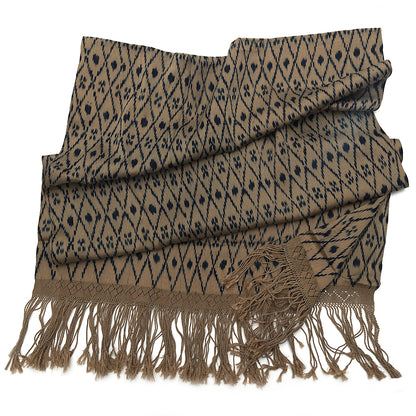 Traditional handwoven ikat textile from Northern Peru made of 100% cotton, featuring intricate macramé border – artisan-crafted and one-of-a-kind.
