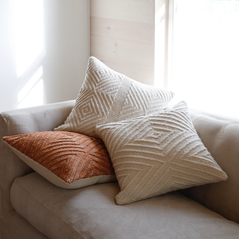 Intiearth_Tierra_Ecru_Stripe_Pillow_Collection_Hans_ss22copy