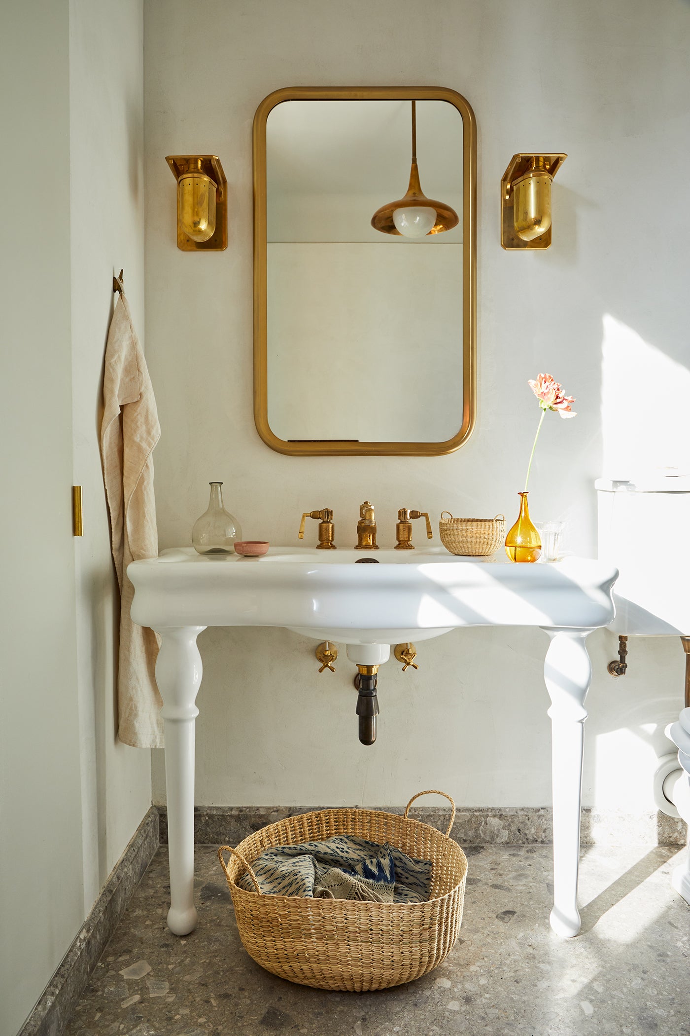 Intiearth_giving_floor_baskets_Bathroom_Storage
