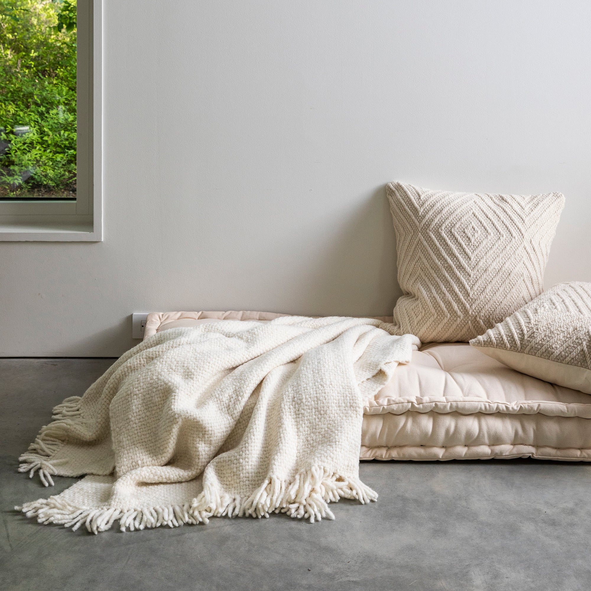 Loomed Hand Loomed Throw Ecru – Intiearth