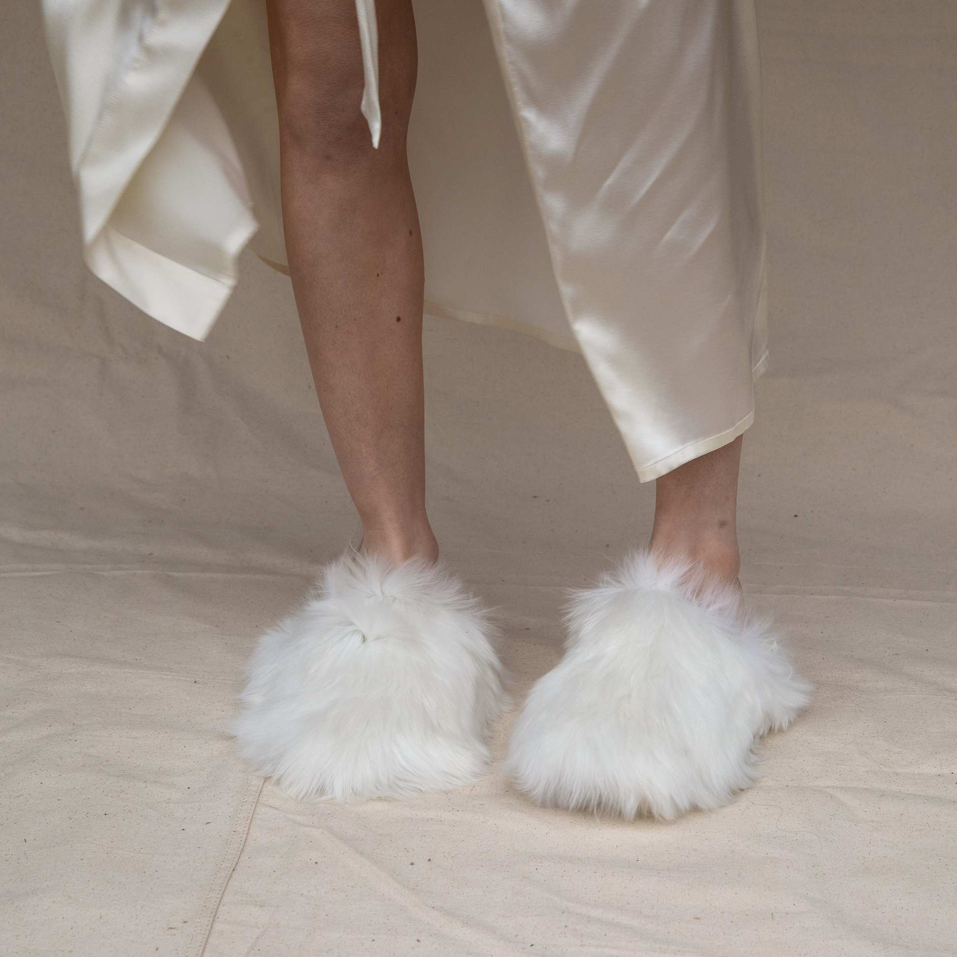 Beige | White XL Real Fur Slippers 11