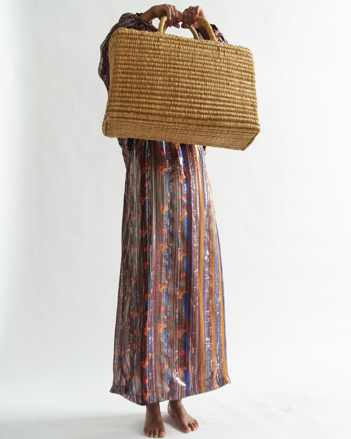 Intiearth La Huachana straw picnic market storage basket